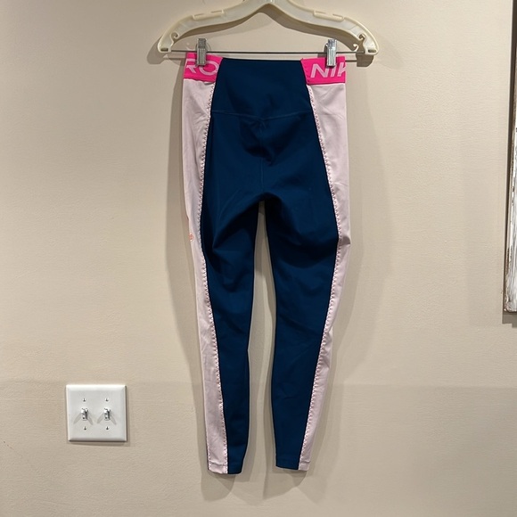 🔥Nike Blue and Pink Athletic Leggings🔥 - Picture 2 of 8